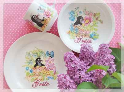 Kézzel festett porcelán, Kisvakond virágokkal