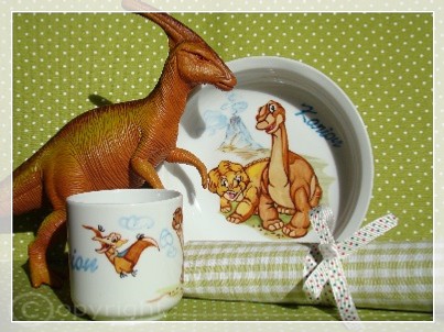 Kézzel festett porcelán, Dinó